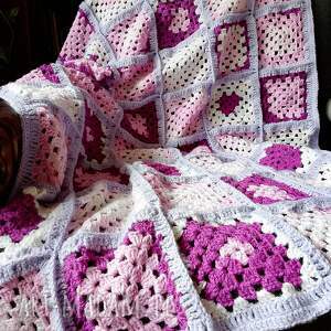 narzuta z kwadratów w fioletach, koc kocyk koce i narzuty