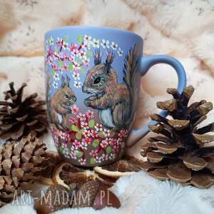 ceramika ręcznie malowany unikatowy kubek wiewiórki i kwiaty 300 ml, malowana