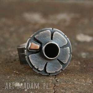 atelier4 onyks srebro złoto - pierścionek kwiatek z onyksem czarne