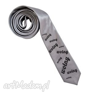 krawat z napisem wolny, nadruk, śledzik prezent