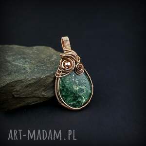 wisiorek ze szmaragdem, wire wrapping, biżuteria artystyczna dla niej
