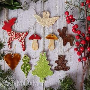 handmade pomysł na świąteczne prezenty zestaw kolorowych ozdób na choinkę