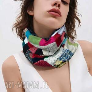 komin uszyty z różnych tkanin rozmiar uniwersalny, wciągany przez