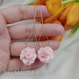 pudrowe różowe jedwabne kolczyki kwiaty, jasne różowe pastelowe