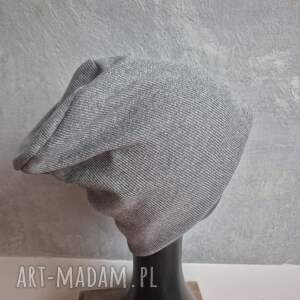 czapka szara uniwersalna na podszewce rozmiar damsko - męski świetna codzienne