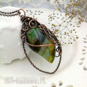 agat zielony w miedzi - naszyjnik z dużym wisiorem eleganckim stylu wire