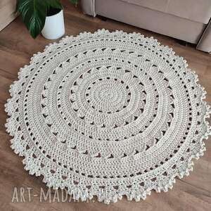 dywan szydełkowy ze sznurka bawełnianego okrągły 120cm do salonu