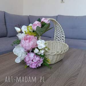 koszyk wielkanocny dekorowany na święconkę dekoracja wielkanocna, stroiki