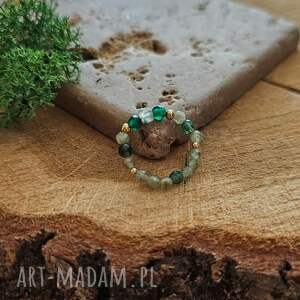 elastyczny pierścionek z apatytem, jadeitem i frenitem biżuteria pod choinkę