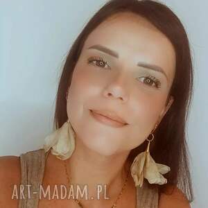 kameleon długie beżowo - złote kolczyki lekkie jak piórko delikatne