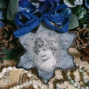 Zawieszka shabby chic z dziewczynką - dekoracja decoupage