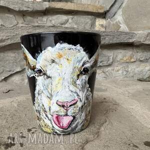 czarny porcelanowy kubek ręcznie malowany redyk, góry owce kubki