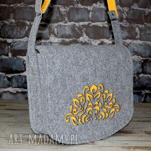 filcowa torebka na ramię - listonoszka - handmade - Etoi design
