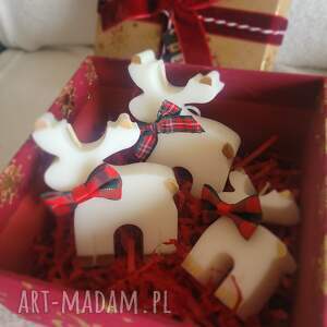 uroczy box upominkowy świec sojowych - rodzinka reniferów, ozdoby