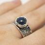 awangardowy pierścionek niebieskie srebrny gnieciony z lapis lazuli biżuteria damska