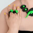 Komplet dwóch fluorescencyjnych pierścionków Heart z żywicy