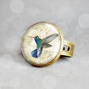 Koliber pastelowy: oryginalny pierścionek z grafiką w szkle