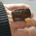 Bursztynowy pierścionek unikat - koniakowy i mleczny bursztyn na regulowanej obrączce