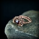 Granatowy pierścionek regulowany z miedzi dla niej - wire wrapping