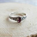 Pierścionek z Rubinem ze Srebra 925 "Skóra Krokodyla"