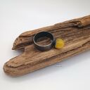 Pierścionek z mleczną kulą bursztynową