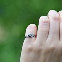 Pierścionek z Listkami i Jasnozielonym Szafirem r. 15