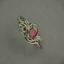 Pierścionek regulowany z różowego rodonitu (wire wrapping) - stal chirurgiczna