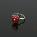 Regulowany pierścionek z koralem