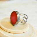 Red statement - pierścionek z czerwonym szkłem, geometryczny