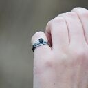 Pierścionek z Zielonym Turmalinem i Roślinnym Wzorem