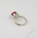 Regulowany pierścionek z koralem