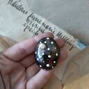 Czarny owal w białe kropeczki - ceramiczny pierścionek regulowany