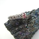 Pierścionek z Rubinem ze Srebra 925 "Skóra Krokodyla"