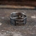 granat srebro złoto pierścionek