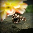 Turmalin regulowany pierścionek z miedzi - czarny kamień w wire wrapping