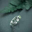 SREBRNY PIERŚCIONEK Z OLIWINEM I PODWÓJNĄ OBRĄCZKĄ, pierścionek z zielonym oczkiem