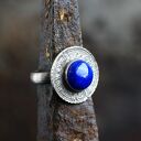 Srebrny pierścionek tribal z naturalnym kamieniem, lapis lazuli