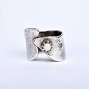 Srebrny pierścień z perełką