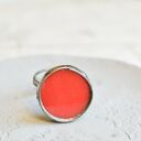 Red statement - pierścionek z czerwonym szkłem, geometryczny