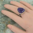 Regulowany pierścionek z czaroitem