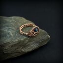 Miedziany pierścionek z szafirem wire wrapping - regulowany rozmiar