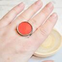 Red statement - pierścionek z czerwonym szkłem, geometryczny