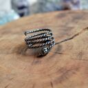 Spiralny pierścionek z zielonym hematytem - miedziany sygnet regulowany