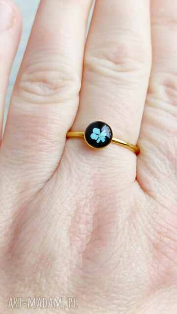 Minimalistyczny, malutki pierścionek DZIKA MARCHEWKA w żywicy