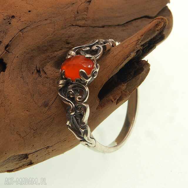 Pierścionek z agatem