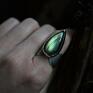 z zielonym - biżuteria - minerałami pierścień z labradorytem