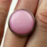 ciekawe różowy jadeit srebrny pierścień z różowym jadeitem alda okrągły
