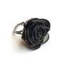 Czarna róża w pierścionku handmade uroczy prezent wykonany ręcznie różyczka