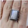 Piękny pierścionek wykonany ręcznie ze srebra próby 925 i naturalnego kamienia księżycowego wielkości ok. Rękodzieło