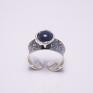 atrakcyjne awangardowy pierścionek srebrny gnieciony z lapis lazuli z lapisem